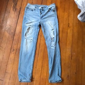 Distressed American Eagle Jeans- Light Wash